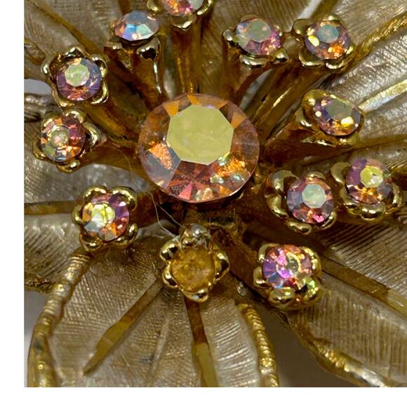 Vintage BSK Poinsettia/Orchid Brooch Earring Set - Picture 6 of 8